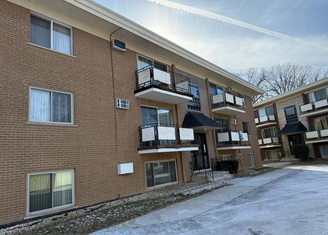 Property at 7410 W 111th St #305, Worth, IL 60482, 2 beds, 1 bath