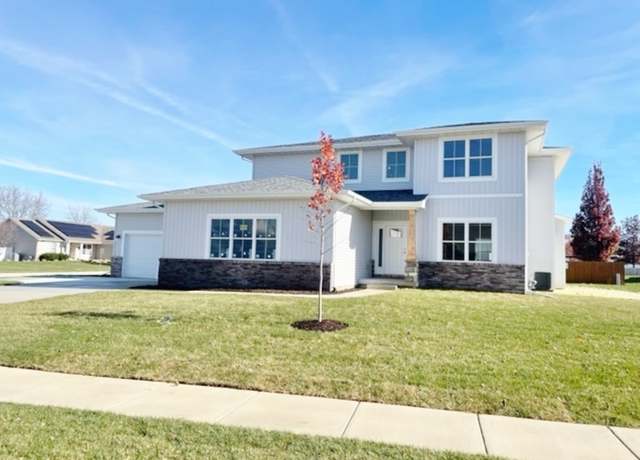 Property at 2702 Lone Oak Rd, Bloomington, IL 61705, 4 beds, 3.5 baths