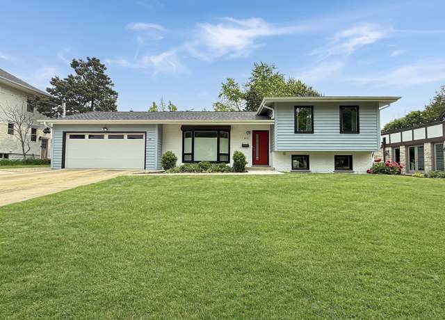 Property at 389 Forest Ave, Glen Ellyn, IL 60137, 4 beds, 2.5 baths