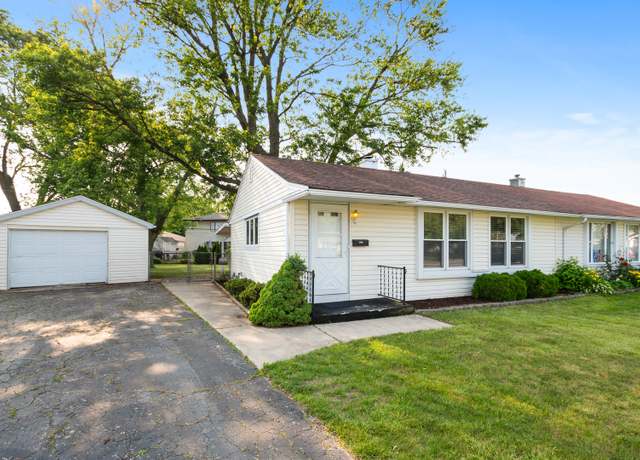 Property at 8928 S Ryan Rd, Hometown, IL 60456, 2 beds, 1 bath