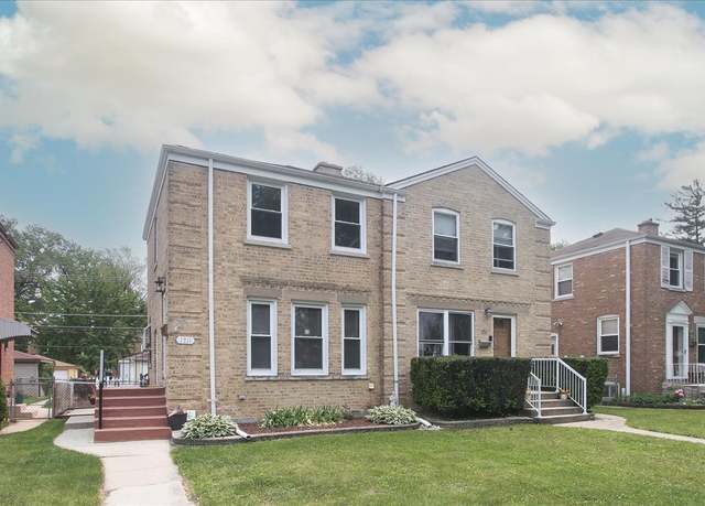 Property at 1711 White St, Des Plaines, IL 60018, 2 beds, 2 baths