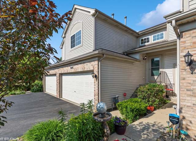 Property at 3628 Roanoke Ave #3628, Carpentersville, IL 60110, 3 beds, 2 baths