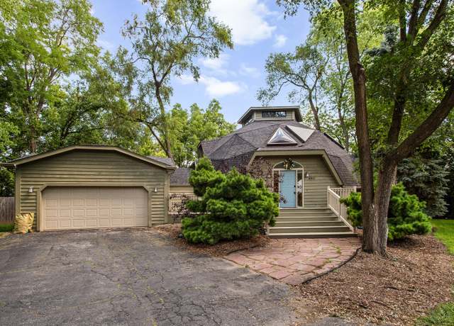 Property at 4860 Rhiannon Ct, Palatine, IL 60067, 4 beds, 3 baths