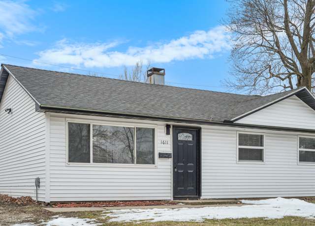 Property at 1611 Williamsburg Dr, Champaign, IL 61821, 3 beds, 1 bath