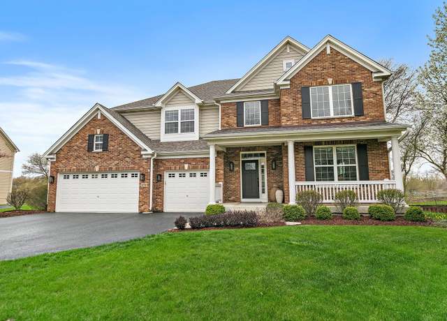 Property at 370 Comstock Dr, Elgin, IL 60124, 4 beds, 3 baths