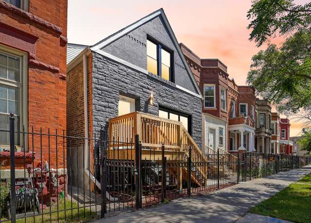 Property at 2922 W Polk St, Chicago, IL 60612, 4 beds, 2.5 baths