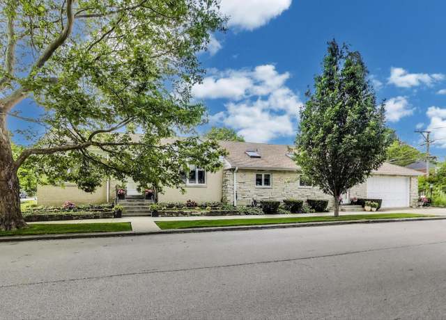 Property at 4401 W Hollywood Ave, Chicago, IL 60646, 3 beds, 2.5 baths
