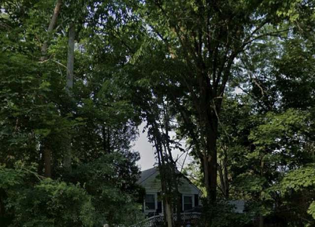 Property at 1223 W Dundee Rd, Palatine, IL 60074, 3 beds, 2 baths