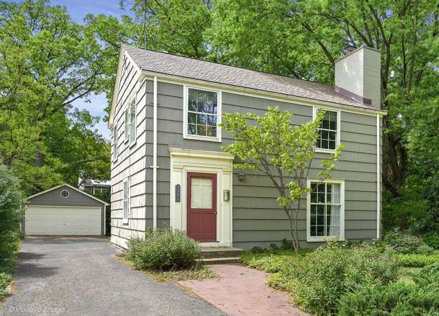 Property at 1325 Gilbert Ave, Downers Grove, IL 60515, 3 beds, 1.5 baths