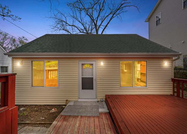 Property at 15 N Hillcrest Ave, Fox Lake, IL 60020, 3 beds, 1 bath