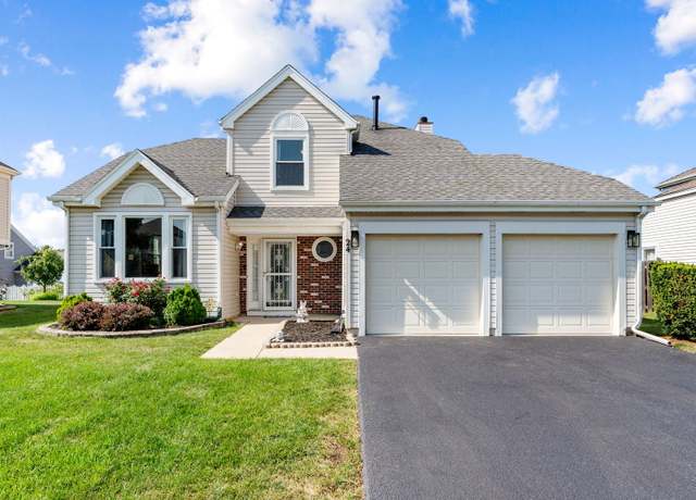 Property at 24 Fillmore Ln, Streamwood, IL 60107, 3 beds, 1.5 baths