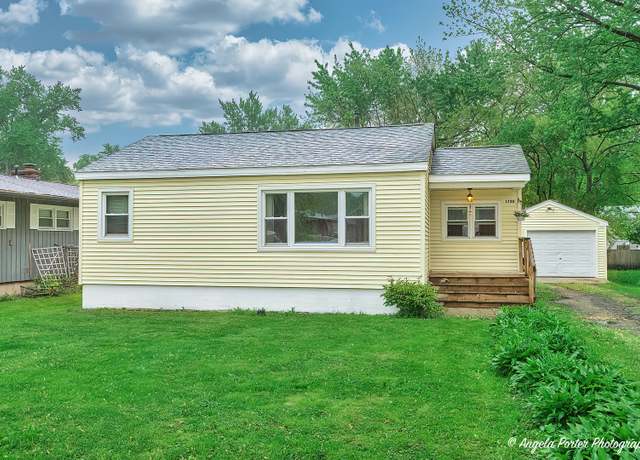 Property at 1720 Rogers Ave, Mchenry, IL 60050, 2 beds, 1 bath
