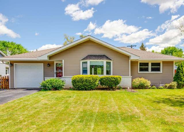 Property at 2422 E Grand Ave, Lindenhurst, IL 60046, 2 beds, 1 bath