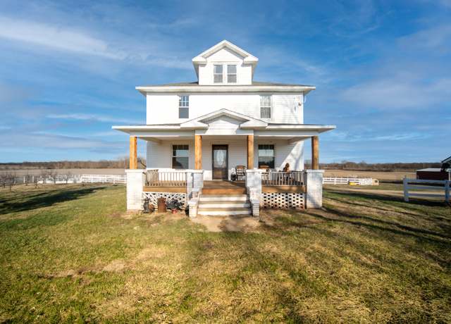 Property at 1801 Lee Center Rd, Amboy, IL 61310, 4 beds, 2 baths