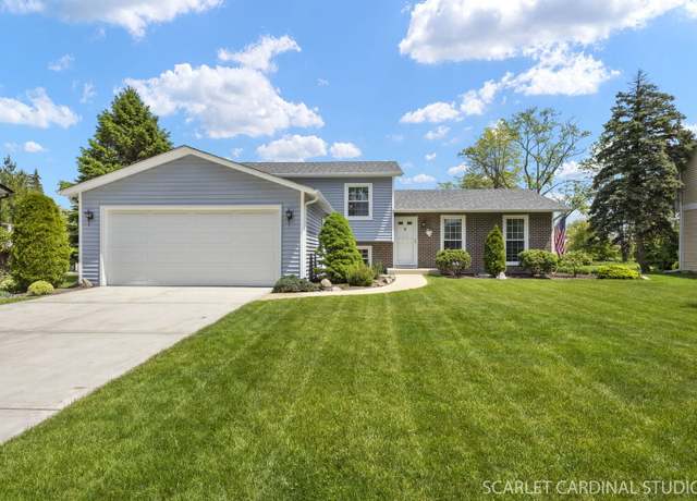 Property at 1677 Casa Solana Dr, Wheaton, IL 60189, 3 beds, 1.5 baths