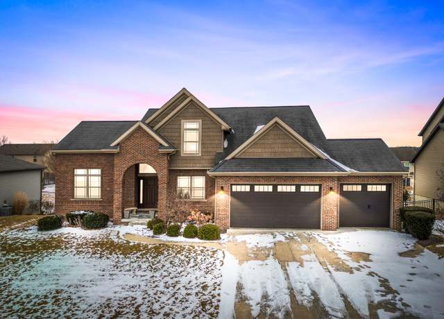 Property at 5 Chinkapin Ct, Bloomington, IL 61705, 4 beds, 3.5 baths