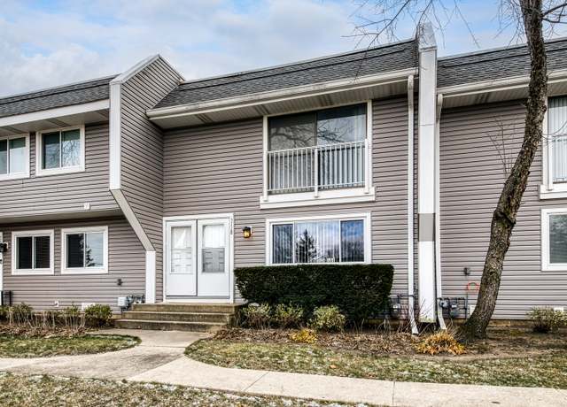 Property at 5118 Carol Ln, Gurnee, IL 60031, 3 beds, 2.5 baths
