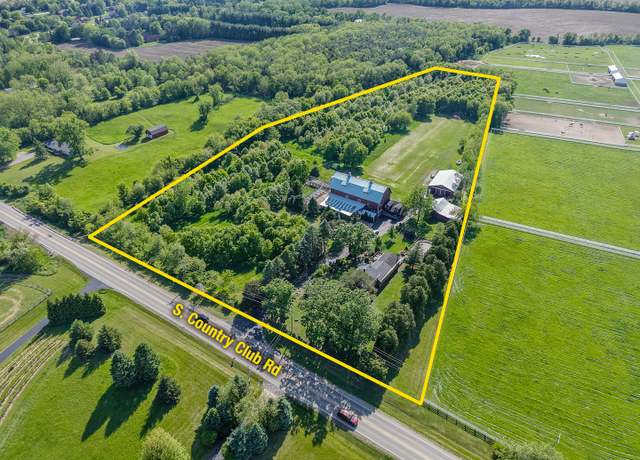 Property at 2517 S Country Club Rd, Woodstock, IL 60098, 4 beds, 2 baths