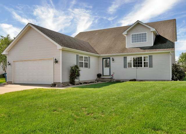 Property at 1807 Sunset Ln, Morris, IL 60450, 3 beds, 2 baths