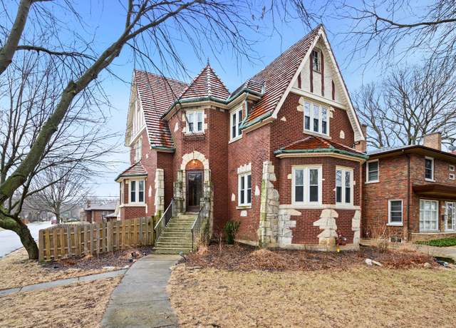 Property at 9001 S Bell Ave, Chicago, IL 60643, 3 beds, 2.5 baths