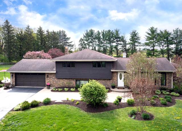 Property at 9S141 Meadowlark Ln, Naperville, IL 60565, 3 beds, 2.5 baths