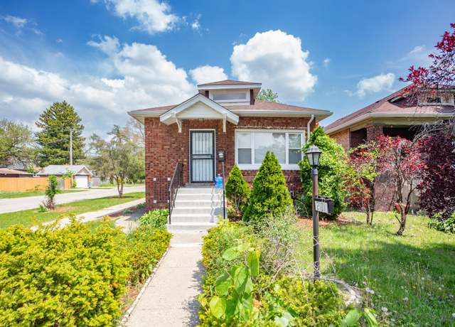 Property at 2101 S 7th Ave, Maywood, IL 60153, 2 beds, 1.5 baths
