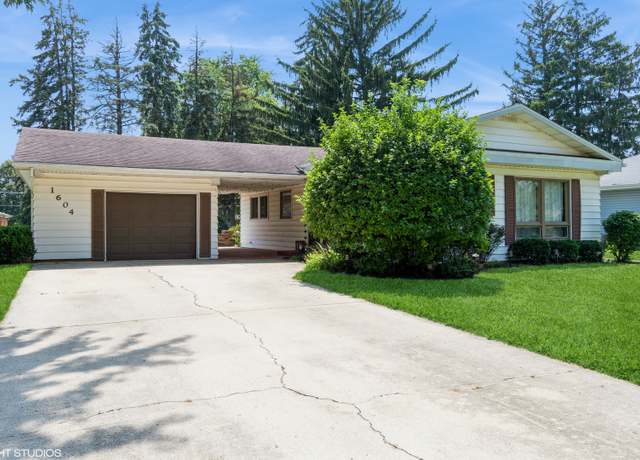 Property at 1604 Avalon Ave, Joliet, IL 60435, 3 beds, 1.5 baths