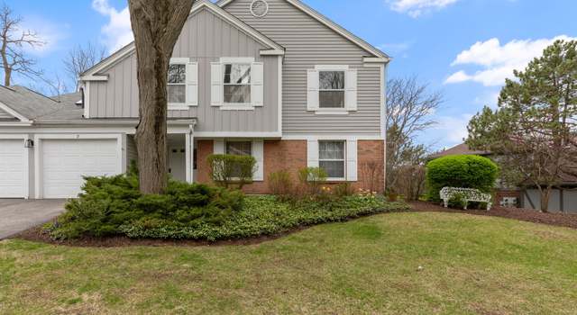 Photo of 1944 Gresham Cir Unit D, Wheaton, IL 60189