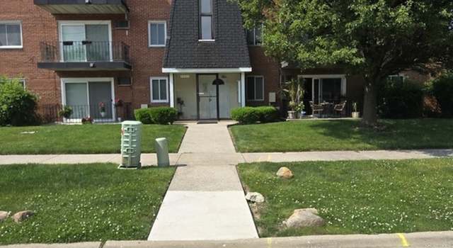 Photo of 12850 Crestbrook Ct #3, Crestwood, IL 60418
