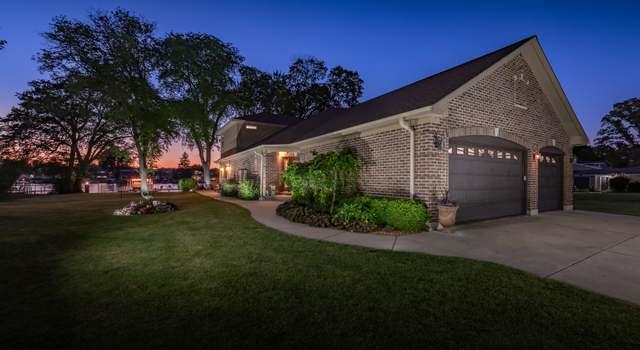 Property at 1913 N Woodlawn Park Ave, McHenry, IL 60051, 3 beds, 2.5 baths