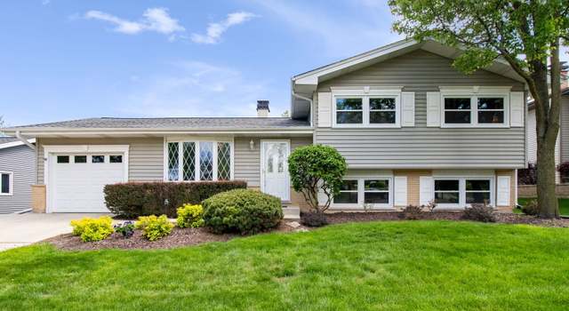 Photo of 621 Sherwood Ln, Schaumburg, IL 60193