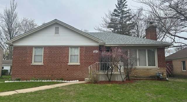 Photo of 7520 Kildare Ave N, Skokie, IL 60076