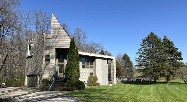 Photo of 18573 Caledonia Rd, Caledonia, IL 61011