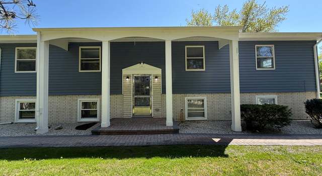 Photo of 11 S Roberts Rd, Inverness, IL 60067