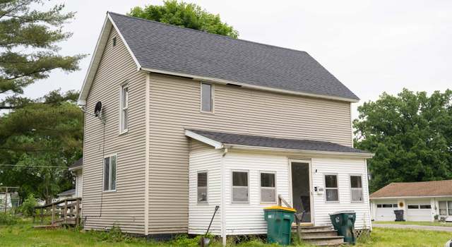 Photo of 602 S Elm St, Villa Grove, IL 61956