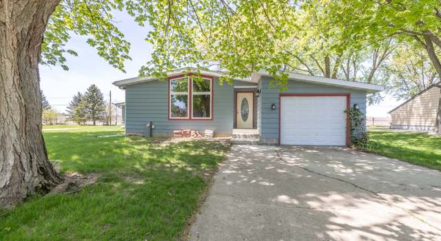 Photo of 305 N Pine St, Waterman, IL 60556