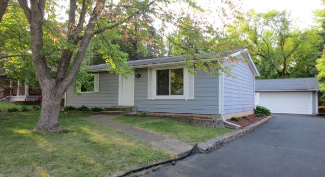 Photo of 122 Liverpool Dr, Poplar Grove, IL 61065