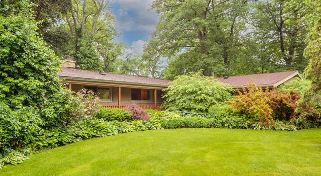 Property at 39 Oxford Dr, Lincolnshire, IL 60069, 3 beds, 2 baths