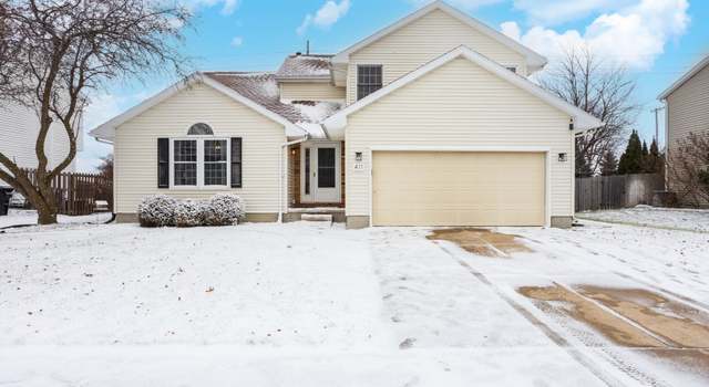Photo of 411 Beacon Cir, Bloomington, IL 61704