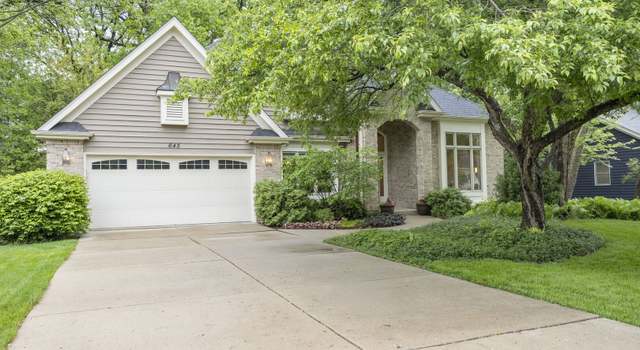 Photo of 645 Rosewood Dr, West Chicago, IL 60185