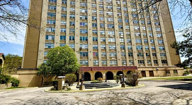 Photo of 4300 W Ford City Dr Unit 401A, Chicago, IL 60652