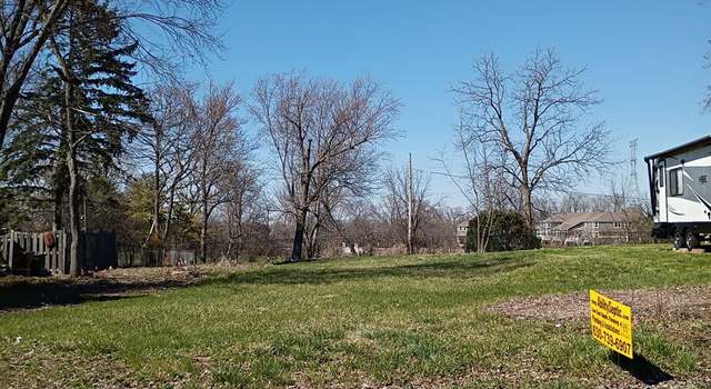 Photo of 27W070 Hickory Ln, West Chicago, IL 60185