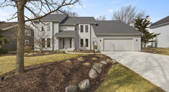 Photo of 2505 River Woods Dr, Naperville, IL 60565