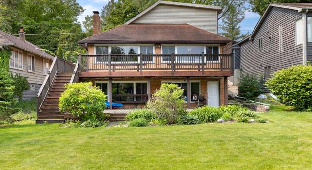 Property at 26831 N Oakdale Ln, Mundelein, IL 60060, 3 beds, 2.5 baths