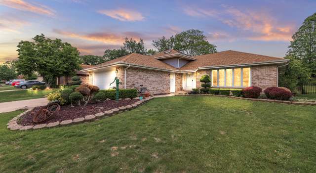 Photo of 8029 Fawn Trl, Justice, IL 60458