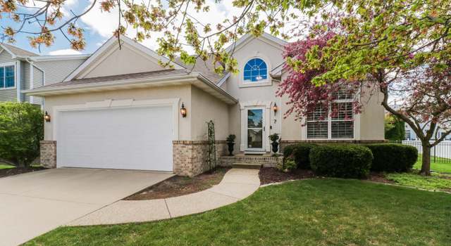 Photo of 7 Minks Ct, Bloomington, IL 61704