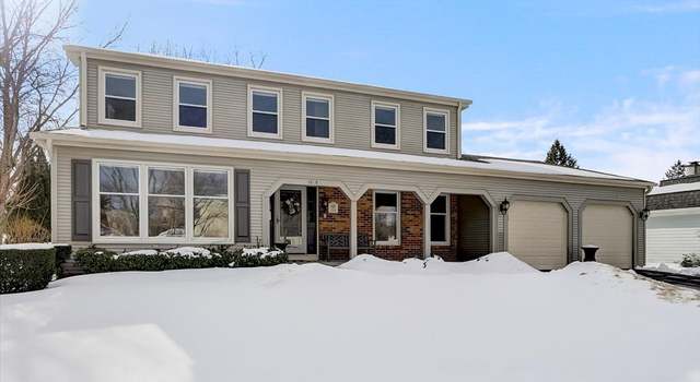 Photo of 1968 Creekside Dr, Wheaton, IL 60189