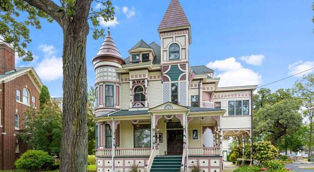 Photo of 214 S State St, Elgin, IL 60123
