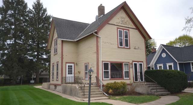 Photo of 163 Oak St, Elgin, IL 60123
