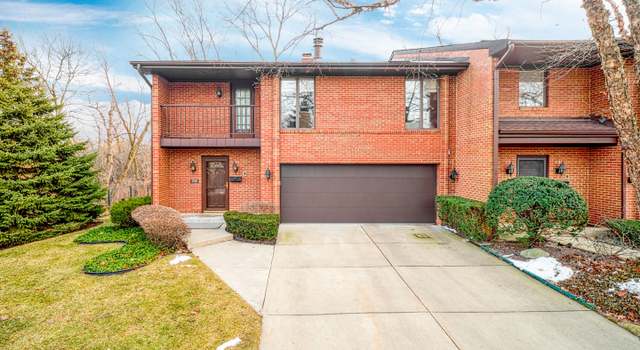 Photo of 220 ASHBURY Cir, Park Ridge, IL 60068